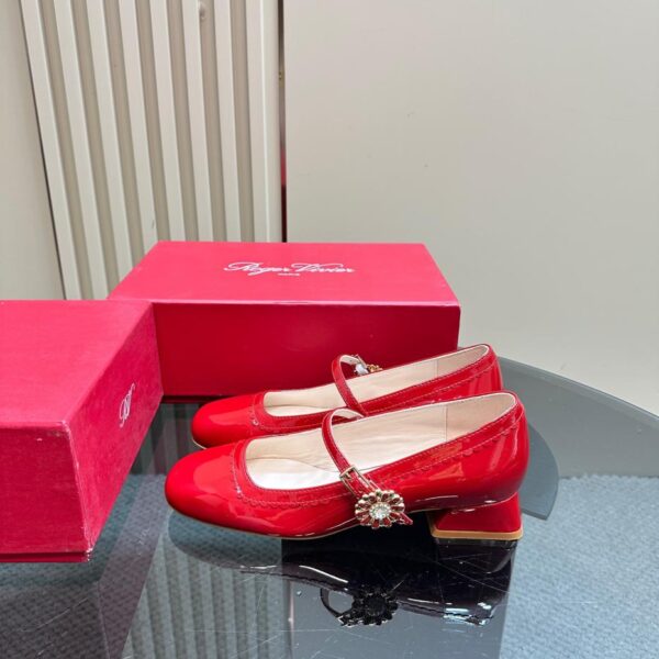 Rover Vivier RV Mary Jane-Schuhe mit Diamantschnalle