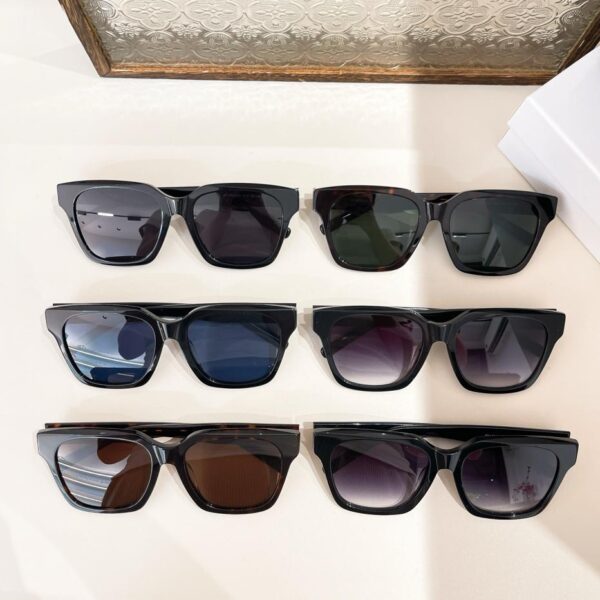 GIVENCHY-Sonnenbrille in Top-Originalqualität, MODELL GV40024U