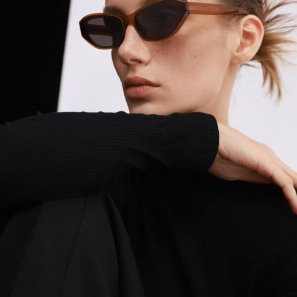 replica,schuhe,beste,kaufen,1:1,besten,seiten,Replik,turnschuhe,sneakers MIU MIU Sonnenbrille in Top-Originalqualität, MODELL SMU 43WS