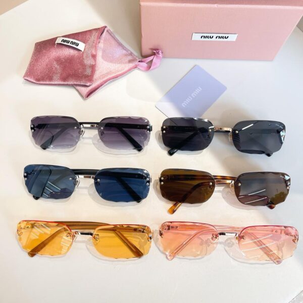 replica,schuhe,beste,kaufen,1:1,besten,seiten,Replik,turnschuhe,sneakers MIU MIU Sonnenbrille in Top-Originalqualität MODELMU 126AV