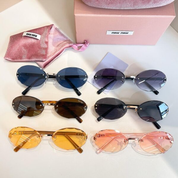 replica,schuhe,beste,kaufen,1:1,besten,seiten,Replik,turnschuhe,sneakers MIU MIU Sonnenbrille in Top-Originalqualität MODELMU 125AV