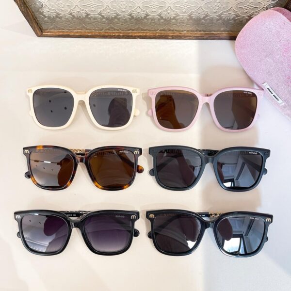replica,schuhe,beste,kaufen,1:1,besten,seiten,Replik,turnschuhe,sneakers MIU MIU Sonnenbrille in Top-Originalqualität, MODELL SMU68N
