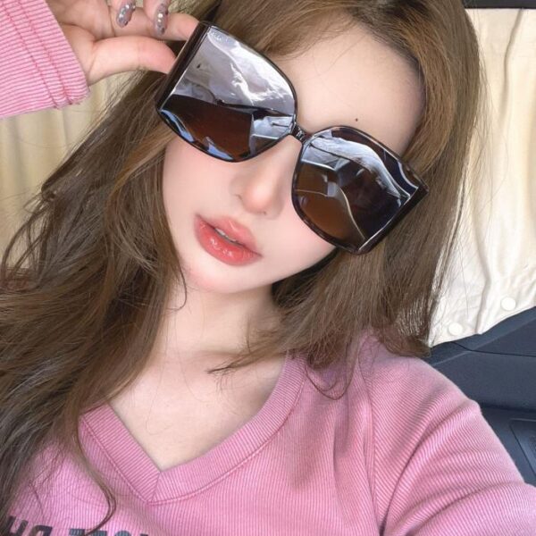 PRADA Sonnenbrille in Top-Originalqualität MODELSPR 56 1B002G