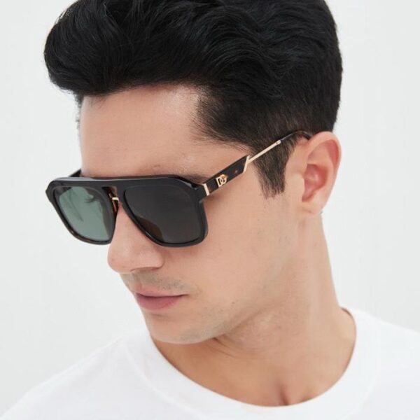 replica,schuhe,beste,kaufen,1:1,besten,seiten,Replik,turnschuhe,sneakers Hochwertige Sonnenbrille von DOLCE & GABBANA in Originalqualität, MODELL DG8896