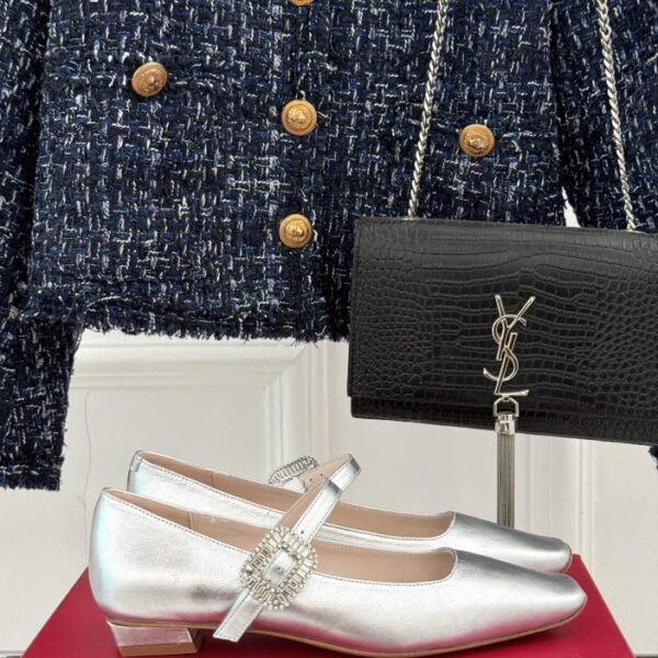 Klassische Mary Jane-Schuhe mit Strassschnalle von Roger Vivier