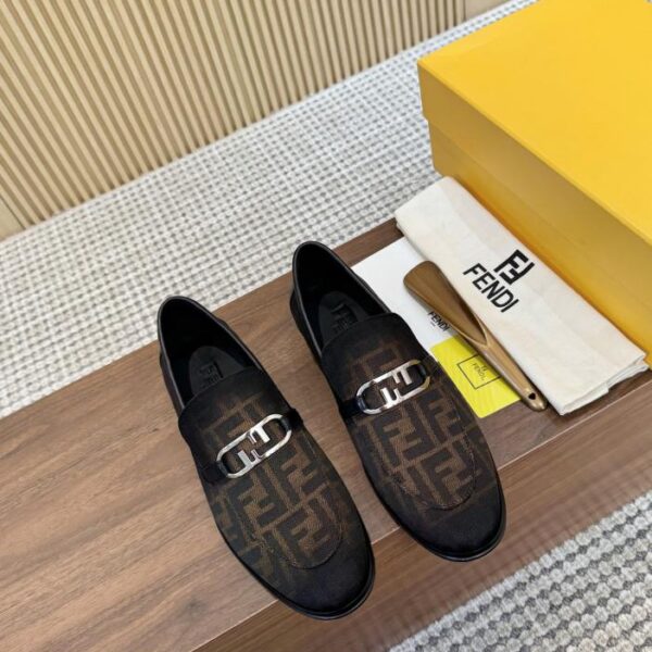 replica,schuhe,beste,kaufen,1:1,besten,seiten,Replik,turnschuhe,sneakers FENDI Herren-Business-Casual-Lederschuhe