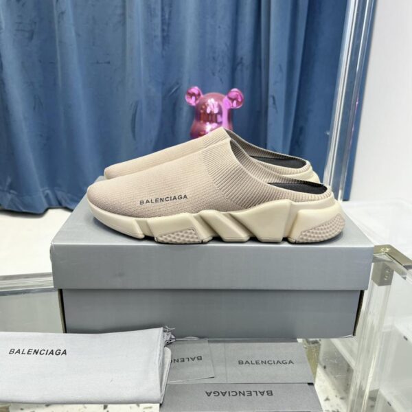 replica,schuhe,beste,kaufen,1:1,besten,seiten,Replik,turnschuhe,sneakers Paar Schuhe von Balenciaga