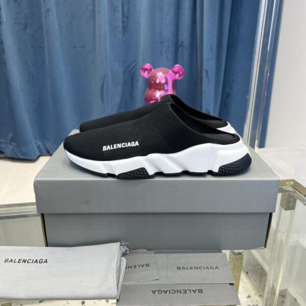 replica,schuhe,beste,kaufen,1:1,besten,seiten,Replik,turnschuhe,sneakers Paar Schuhe von Balenciaga