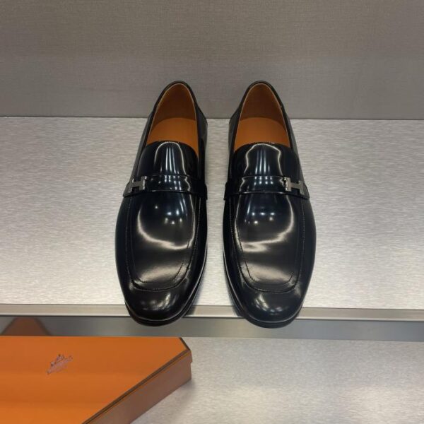Die neuesten Slipper von Hermès