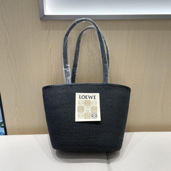 LOEWE Tasche aus feinem Strohgeflecht