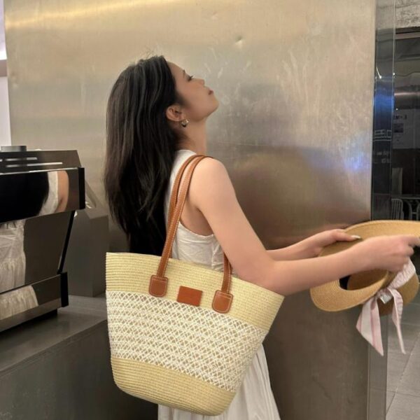 replica,schuhe,beste,kaufen,1:1,besten,seiten,Replik,turnschuhe,sneakers Handgewebte Tasche aus Bast auf der offiziellen Website von Hermès