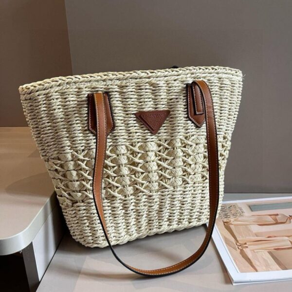 replica,schuhe,beste,kaufen,1:1,besten,seiten,Replik,turnschuhe,sneakers Offizielle Website von Prada: Strohtasche, handgewebte Tasche aus Bast