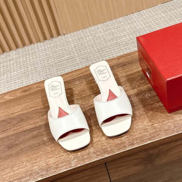 replica,schuhe,beste,kaufen,1:1,besten,seiten,Replik,turnschuhe,sneakers Roger Vivier Frühjahr/Sommer Neue Hausschuhe mit Diamantabsatz