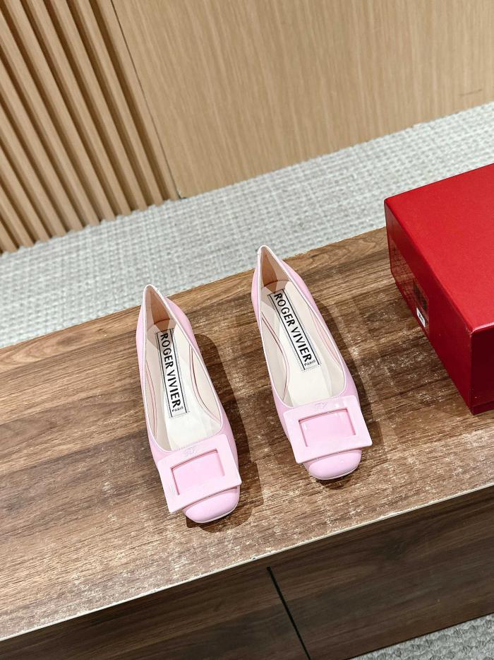 replica,schuhe,beste,kaufen,1:1,besten,seiten,Replik,turnschuhe,sneakers Roger Viviers neue U Look-Schuhe mit runder Spitze für den frühen Frühling replica,schuhe,beste,kaufen,1:1,besten,seiten,Replik,turnschuhe,sneakers Roger Viviers neue U Look-Schuhe mit runder Spitze für den frühen Frühling