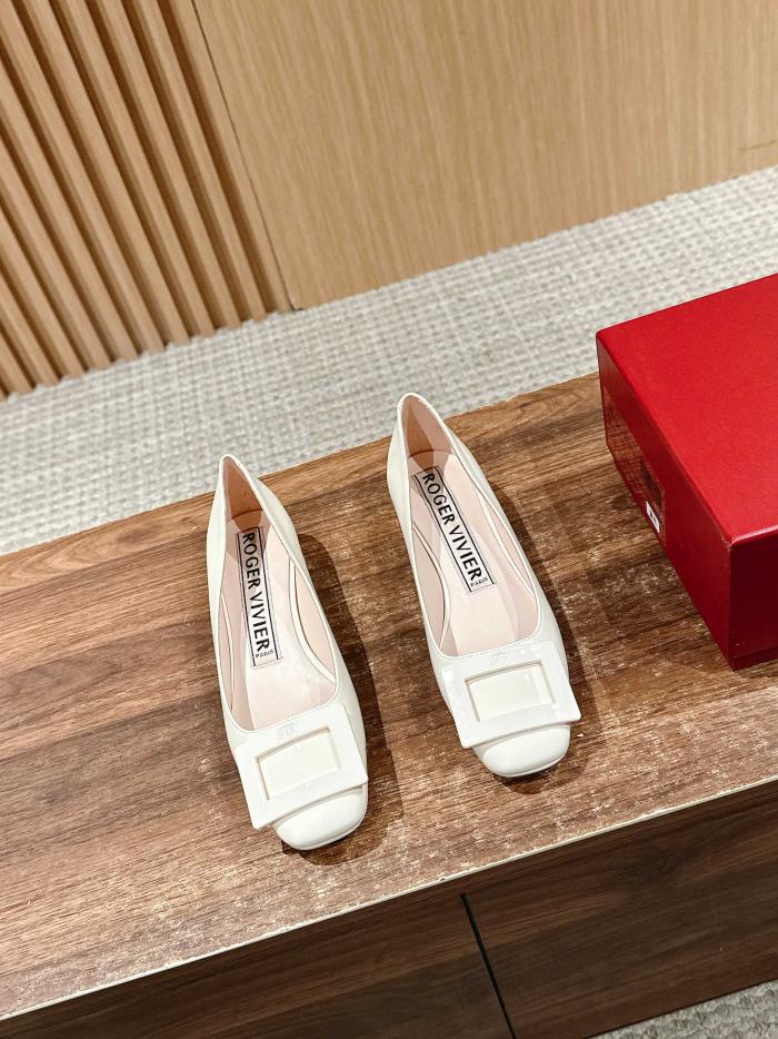 replica,schuhe,beste,kaufen,1:1,besten,seiten,Replik,turnschuhe,sneakers Roger Viviers neue U Look-Schuhe mit runder Spitze für den frühen Frühling replica,schuhe,beste,kaufen,1:1,besten,seiten,Replik,turnschuhe,sneakers Roger Viviers neue U Look-Schuhe mit runder Spitze für den frühen Frühling