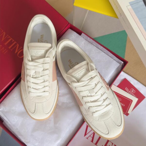 VALENTINO UPVILLAGE Serie Nietenpaar Modelle lässige Sportschuhe