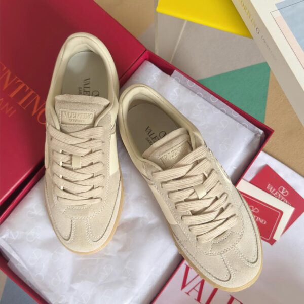VALENTINO UPVILLAGE Serie Nietenpaar Modelle lässige Sportschuhe