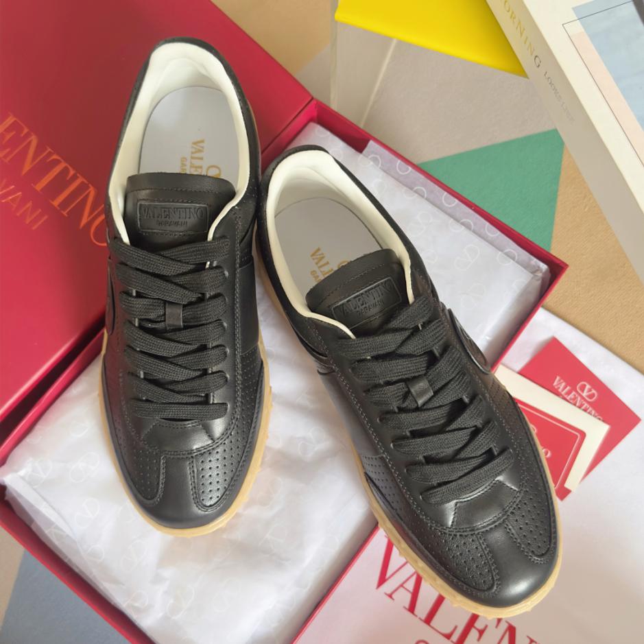 replica,schuhe,beste,kaufen,1:1,besten,seiten,Replik,turnschuhe,sneakers VALENTINO UPVILLAGE Serie Nietenpaar Modelle lässige Sportschuhe replica,schuhe,beste,kaufen,1:1,besten,seiten,Replik,turnschuhe,sneakers VALENTINO UPVILLAGE Serie Nietenpaar Modelle lässige Sportschuhe
