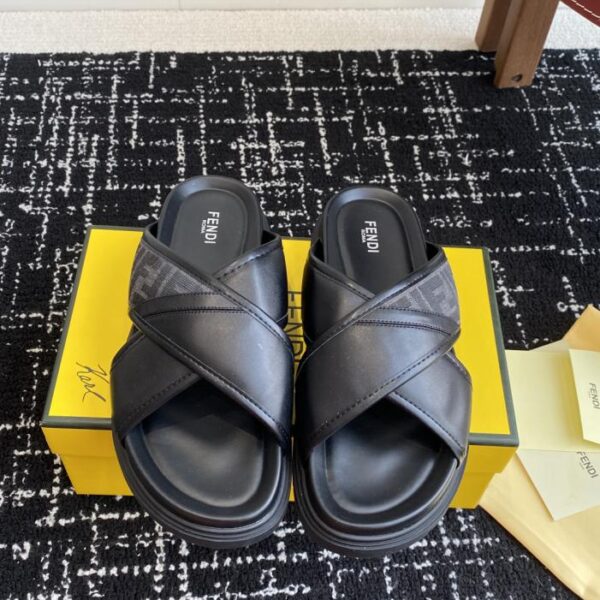 replica,schuhe,beste,kaufen,1:1,besten,seiten,Replik,turnschuhe,sneakers Fendi Diagonal Serie FF alte Blume ein Wort Kreuz dicken Boden Sandalen Hausschuhe