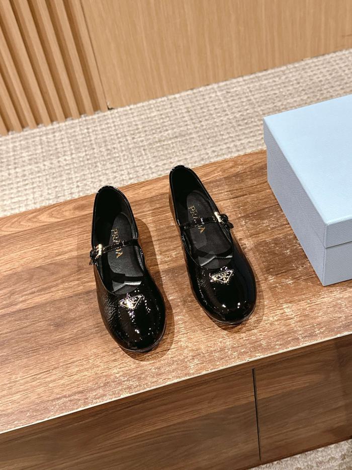 replica,schuhe,beste,kaufen,1:1,besten,seiten,Replik,turnschuhe,sneakers Neue Mary Jane-Schuhe von Prada replica,schuhe,beste,kaufen,1:1,besten,seiten,Replik,turnschuhe,sneakers Neue Mary Jane-Schuhe von Prada