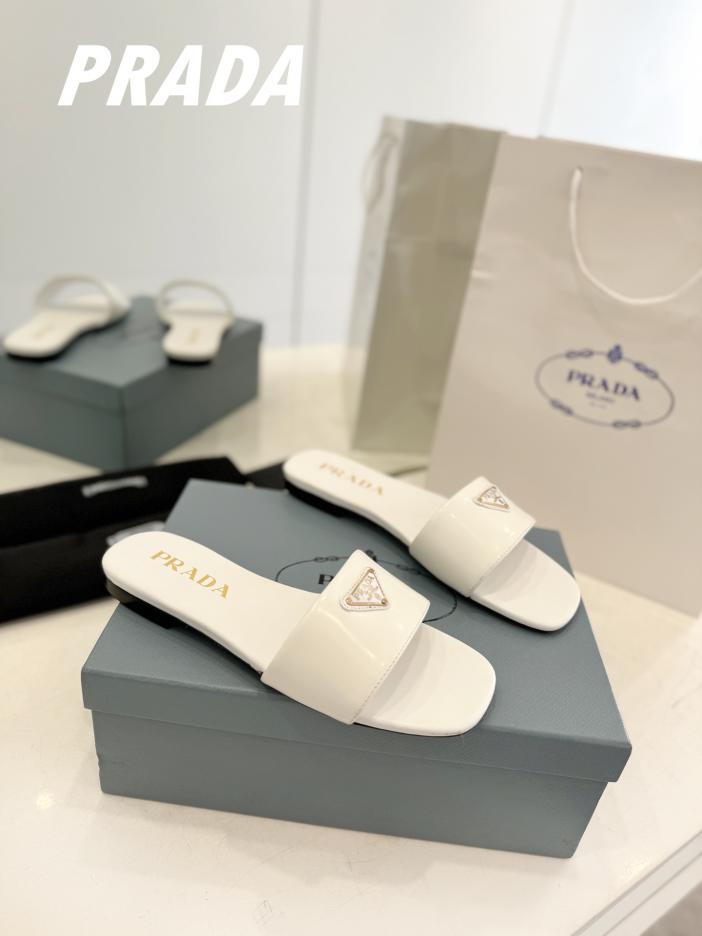 replica,schuhe,beste,kaufen,1:1,besten,seiten,Replik,turnschuhe,sneakers Pradas neueste Hausschuhe mit Dreieckslogo replica,schuhe,beste,kaufen,1:1,besten,seiten,Replik,turnschuhe,sneakers Pradas neueste Hausschuhe mit Dreieckslogo