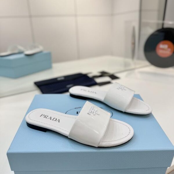 replica,schuhe,beste,kaufen,1:1,besten,seiten,Replik,turnschuhe,sneakers Pradas neueste Logo-Slipper