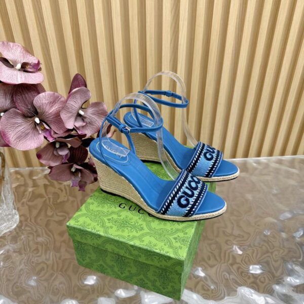 replica,schuhe,beste,kaufen,1:1,besten,seiten,Replik,turnschuhe,sneakers Neue GUCCI Paris Spring Ines Denim-Espadrilles mit bestickter Applikation
