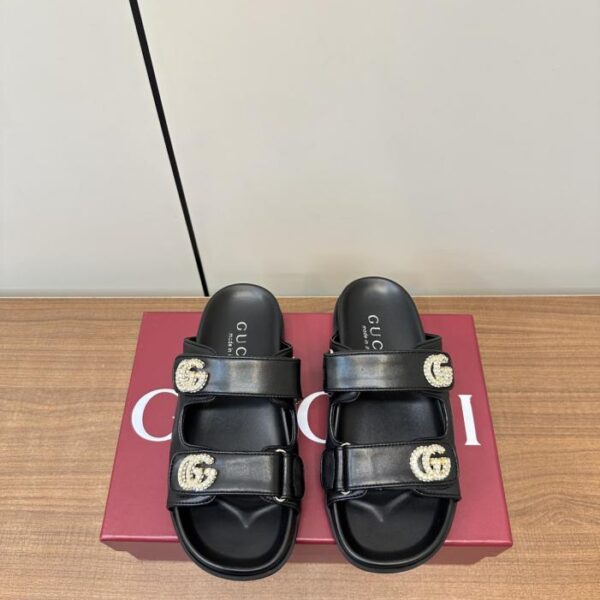 replica,schuhe,beste,kaufen,1:1,besten,seiten,Replik,turnschuhe,sneakers Gucci Damen-Sandalen mit Doppel-G-Diamantschnalle