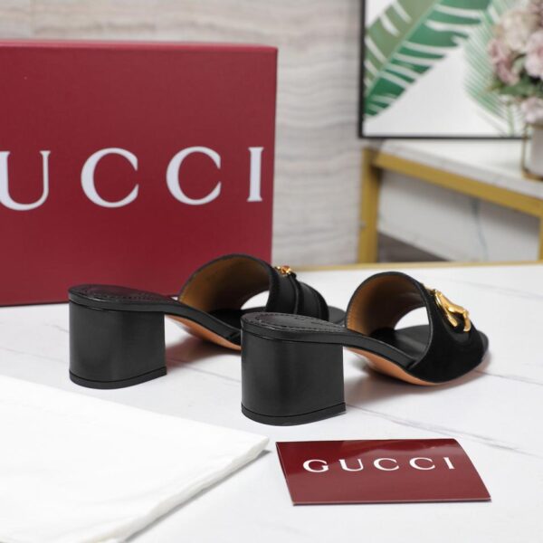 replica,schuhe,beste,kaufen,1:1,besten,seiten,Replik,turnschuhe,sneakers GUCCI neueste D-förmige Kettenschnallen-Slipper-Serie höchste Version