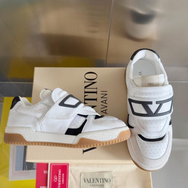 Valentino Joie de Jouer Serie Klett-Loafer mit dicker Sohle Freizeit-Sportschuhe Kleine weiße Schuhe Top-Version Paare (ZUJ)
