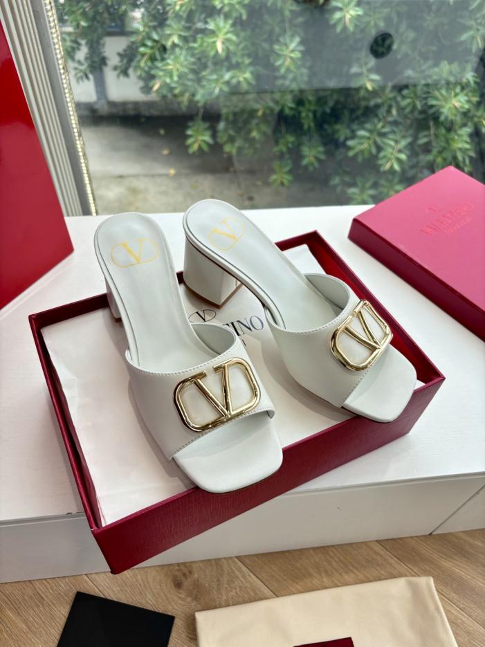 replica,schuhe,beste,kaufen,1:1,besten,seiten,Replik,turnschuhe,sneakers VALENTINO klassische Frühlings- und Sommer-Sandalen mit VLOGO SIGNATURE-Metallschnalle (J5O9N) replica,schuhe,beste,kaufen,1:1,besten,seiten,Replik,turnschuhe,sneakers VALENTINO klassische Frühlings- und Sommer-Sandalen mit VLOGO SIGNATURE-Metallschnalle (J5O9N)