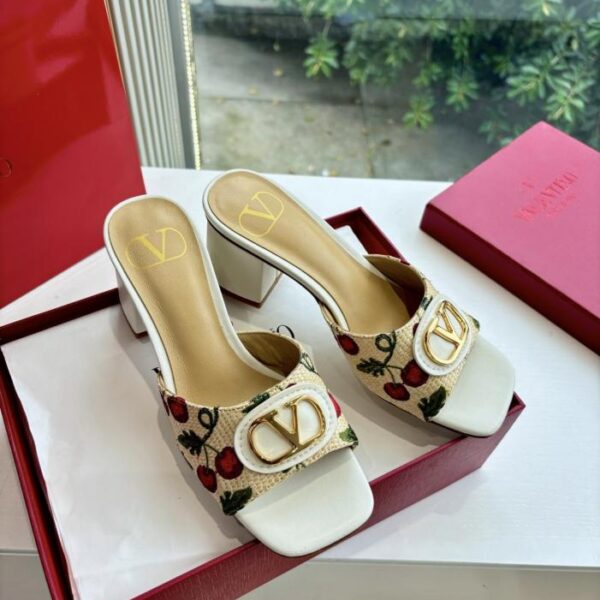 replica,schuhe,beste,kaufen,1:1,besten,seiten,Replik,turnschuhe,sneakers VALENTINO klassische Frühlings- und Sommer-Sandalen mit VLOGO SIGNATURE-Metallschnalle (C3HUD)
