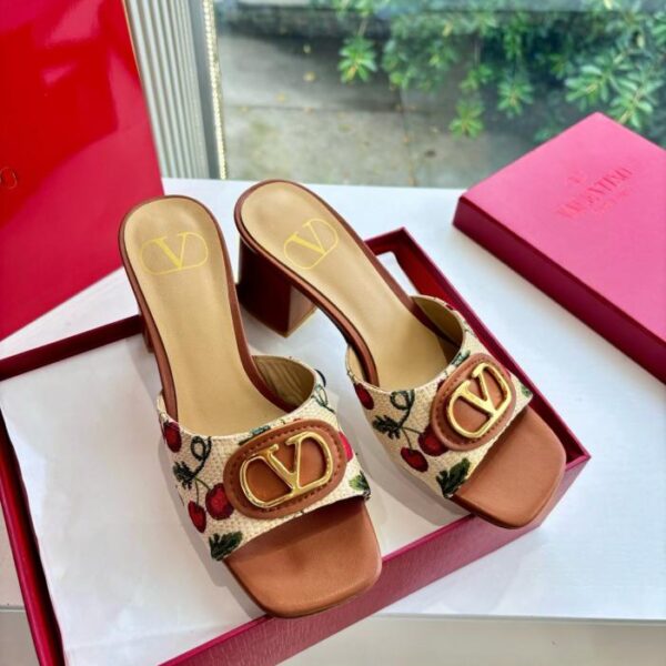 replica,schuhe,beste,kaufen,1:1,besten,seiten,Replik,turnschuhe,sneakers VALENTINO klassische Frühlings- und Sommer-Slipper-Sandalen VLOGO SIGNATURE mit Metallschnalle (CNIUM)