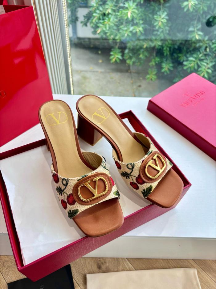 replica,schuhe,beste,kaufen,1:1,besten,seiten,Replik,turnschuhe,sneakers VALENTINO klassische Frühlings- und Sommer-Slipper-Sandalen VLOGO SIGNATURE mit Metallschnalle (CNIUM) replica,schuhe,beste,kaufen,1:1,besten,seiten,Replik,turnschuhe,sneakers VALENTINO klassische Frühlings- und Sommer-Slipper-Sandalen VLOGO SIGNATURE mit Metallschnalle (CNIUM)