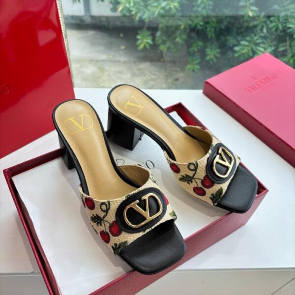 replica,schuhe,beste,kaufen,1:1,besten,seiten,Replik,turnschuhe,sneakers VALENTINO klassische Frühlings- und Sommer-Sandalen mit VLOGO SIGNATURE-Metallschnalle (EZA5F)