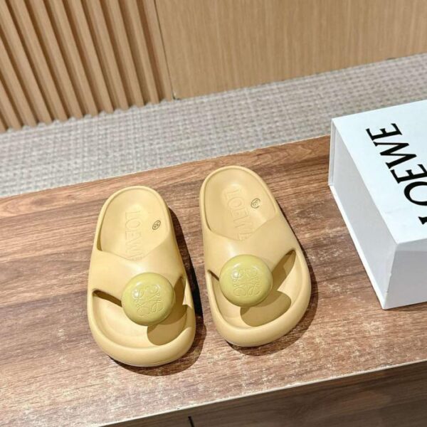 Loewe Pebble Ball Flip-Flops (JDGS5)