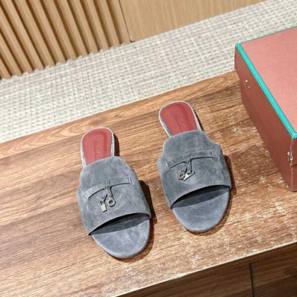 Loro Piana Klassische flache Hausschuhe (USU94)