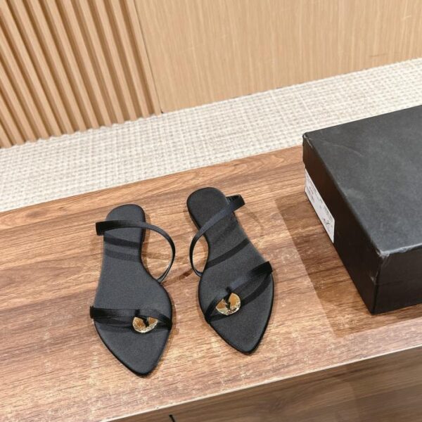 Saint Laurent – ​​Neue Flip-Flops im Catwalk-Stil (Q8OI4)