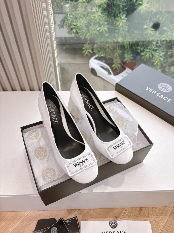 replica,schuhe,beste,kaufen,1:1,besten,seiten,Replik,turnschuhe,sneakers Versace-Gemeinschaftsserie (hohe Version) Versace Du Meisha-Kopfdiamant mit F-förmigen dreidimensionalen Absatz-Sandalen mit hohen Absätzen (8ZVLA) replica,schuhe,beste,kaufen,1:1,besten,seiten,Replik,turnschuhe,sneakers Versace-Gemeinschaftsserie (hohe Version) Versace Du Meisha-Kopfdiamant mit F-förmigen dreidimensionalen Absatz-Sandalen mit hohen Absätzen (8ZVLA)