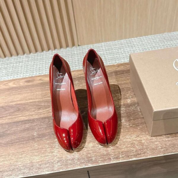Christian Louboutin x Maison Margiela Collaboration-Schuhserie Split-Toe High Heels (3J)