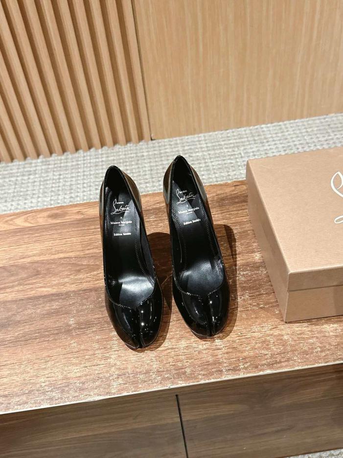 replica,schuhe,beste,kaufen,1:1,besten,seiten,Replik,turnschuhe,sneakers Gemeinsame Schuhserie von Christian Louboutin x Maison Margiela mit hochhackigen Schuhen und geteilter Zehenpartie (X5J5X) replica,schuhe,beste,kaufen,1:1,besten,seiten,Replik,turnschuhe,sneakers Gemeinsame Schuhserie von Christian Louboutin x Maison Margiela mit hochhackigen Schuhen und geteilter Zehenpartie (X5J5X)