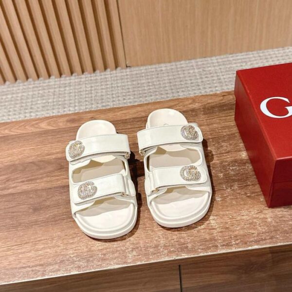 replica,schuhe,beste,kaufen,1:1,besten,seiten,Replik,turnschuhe,sneakers Neue Strandschuhe mit Klettverschluss von Gucci, Lederschuhe mit G-Schnalle und Diamant-Schnalle (CXC4D)