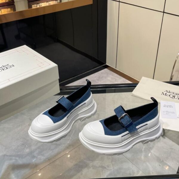 Die neuesten Mary-Jane-Plateauschuhe von Alexander McQueen (O30WF)