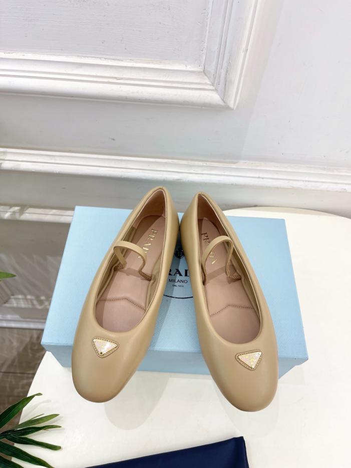 replica,schuhe,beste,kaufen,1:1,besten,seiten,Replik,turnschuhe,sneakers Pradas neue Ballerinas aus Nappa-Schaffell mit Dreiecksprägung (NYS) replica,schuhe,beste,kaufen,1:1,besten,seiten,Replik,turnschuhe,sneakers Pradas neue Ballerinas aus Nappa-Schaffell mit Dreiecksprägung (NYS)
