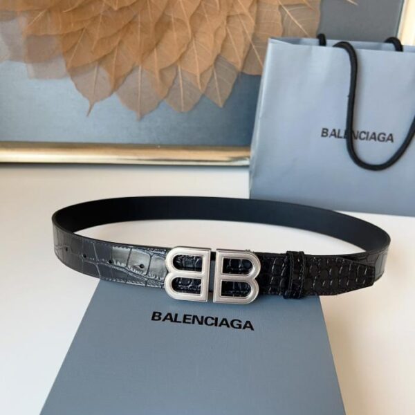 Balenciaga, 3,0 cm breites importiertes Kalbsleder mit Vintage-Hardware aus reinem Kupfer (7METI)