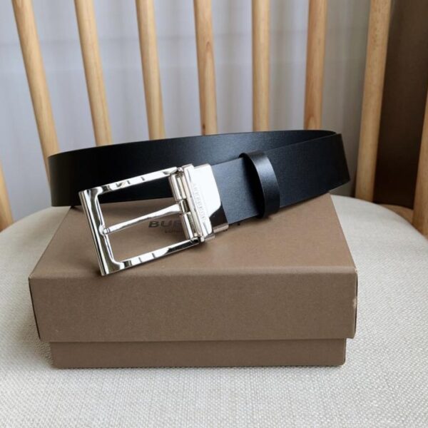 Neues Burberry-Kalbsleder mit synchroner Zählerfunktion und palladiumbeschichteter B-förmiger Schnalle, Breite 3,5 cm (0UQNN)