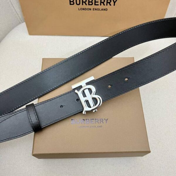 BURBERRY Herrengürtel mit Metallschnalle, Oberschicht aus Rindsleder, doppelseitig, 3,5 cm (443OS)