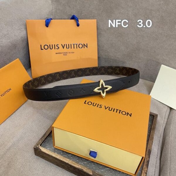 Louis Vuitton 3,0 cm Wendegürtel (NEJTS)