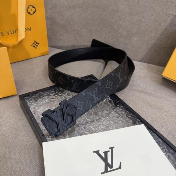 replica,schuhe,beste,kaufen,1:1,besten,seiten,Replik,turnschuhe,sneakers LV Dimension 4.0 Wendegürtel mit geprägten LV-Buchstaben und Monogram-Blumen aus Leder (39JWW)