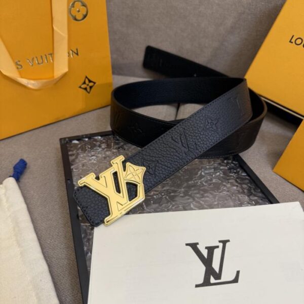 replica,schuhe,beste,kaufen,1:1,besten,seiten,Replik,turnschuhe,sneakers LV Dimension 4.0 Wendegürtel aus Leder mit geprägtem LV-Schriftzug und floralem Monogramm (DLMB3)